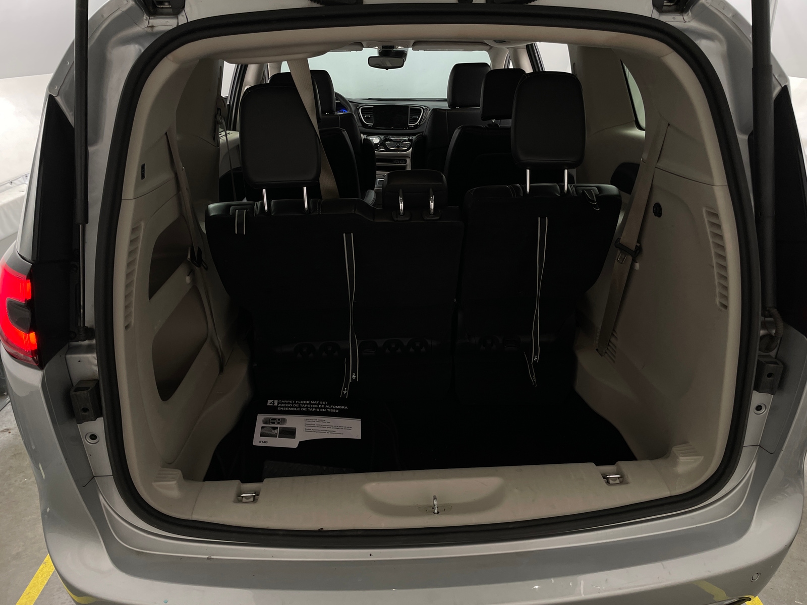 Thumbnail: 2023 Chrysler Pacifica - 6