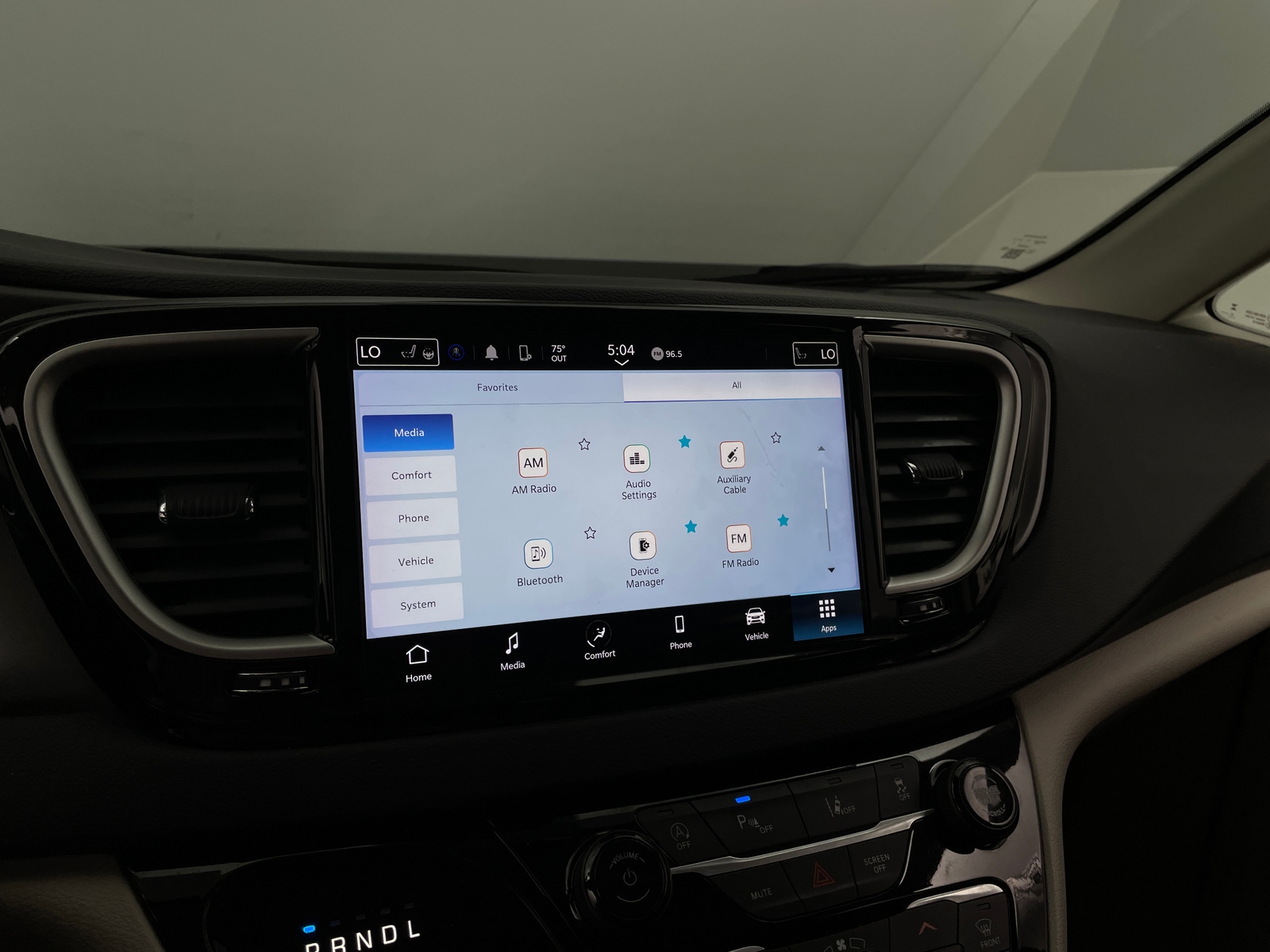Thumbnail: 2023 Chrysler Pacifica - 3