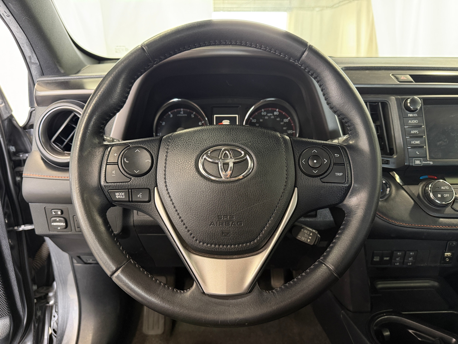 Thumbnail: 2016 Toyota RAV4 - 4