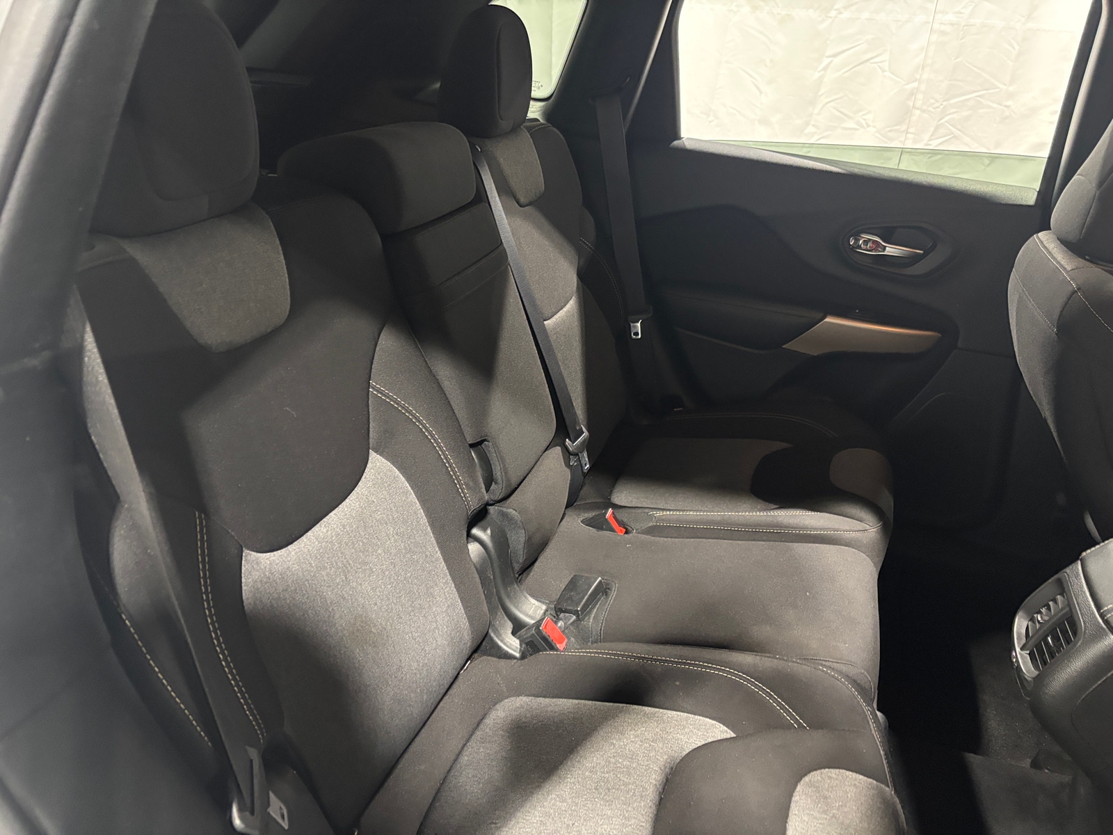 Thumbnail: 2018 Jeep Cherokee - 6