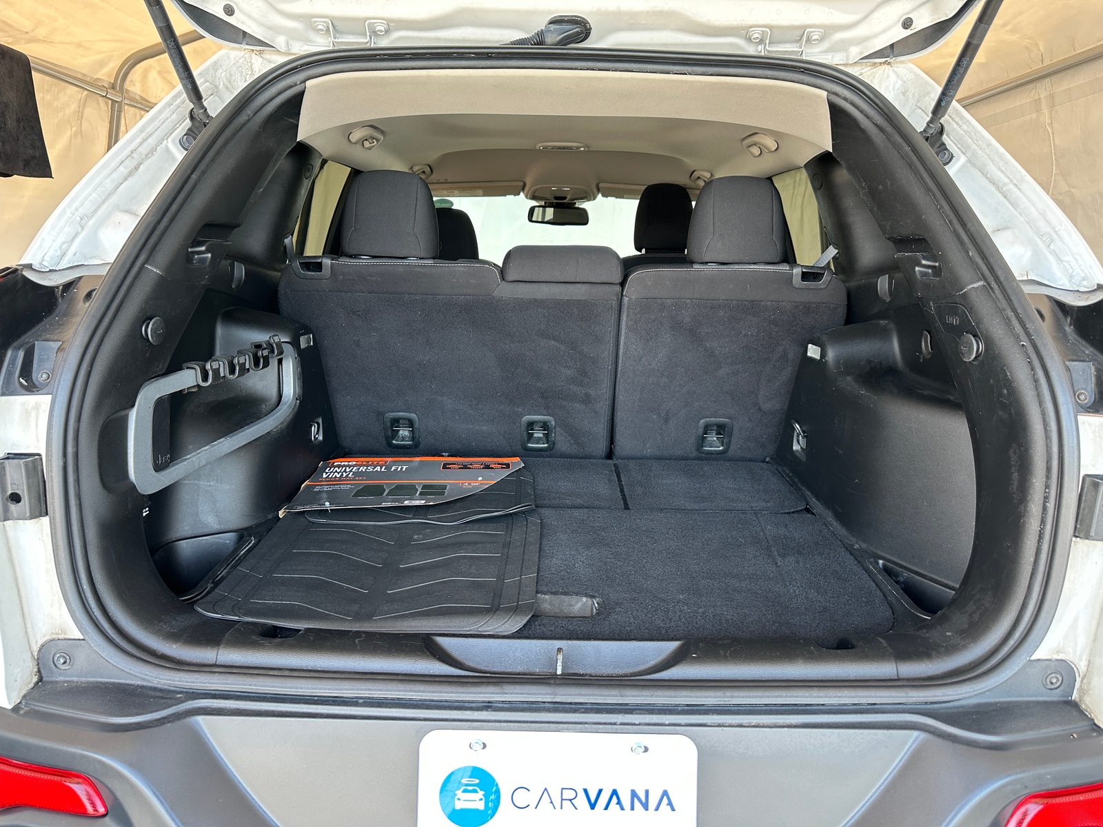 Thumbnail: 2018 Jeep Cherokee - 7