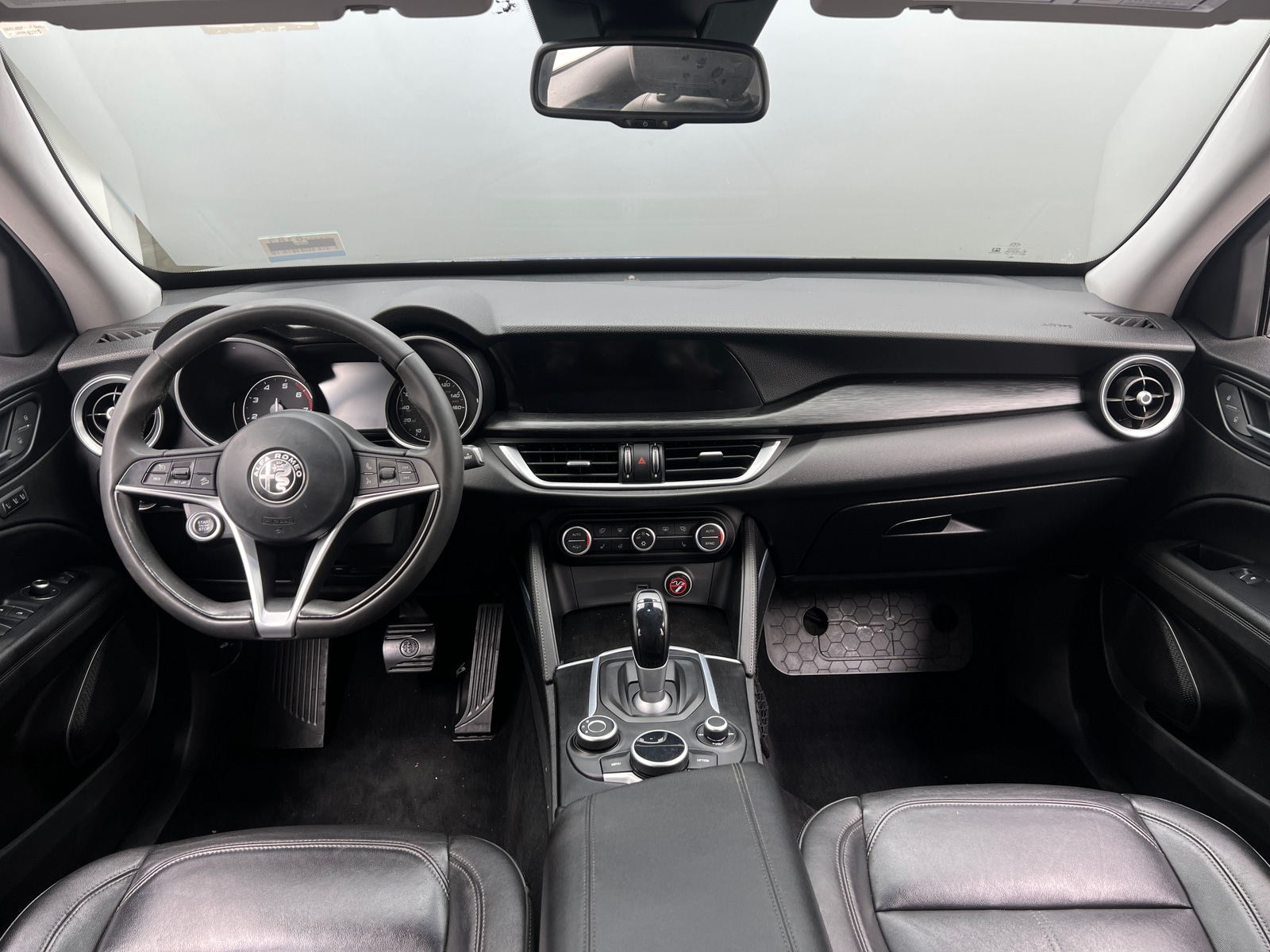 Thumbnail: 2018 Alfa Romeo Stelvio - 2