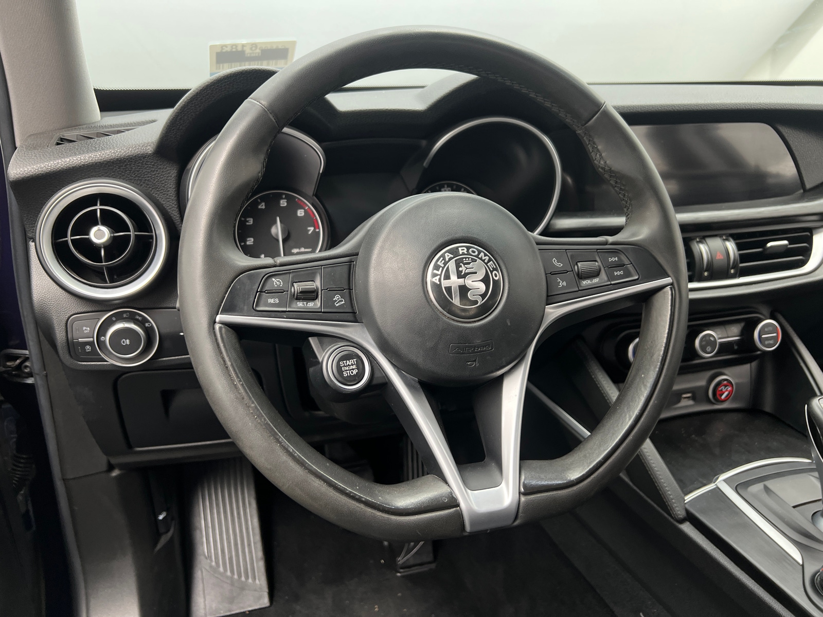 Thumbnail: 2018 Alfa Romeo Stelvio - 4