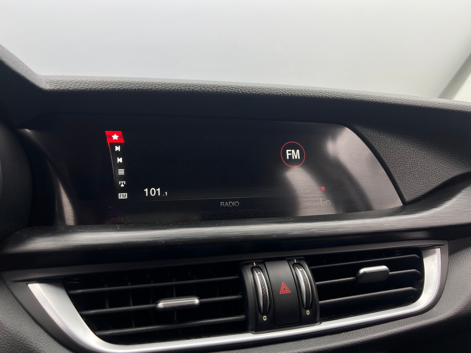 Thumbnail: 2018 Alfa Romeo Stelvio - 3