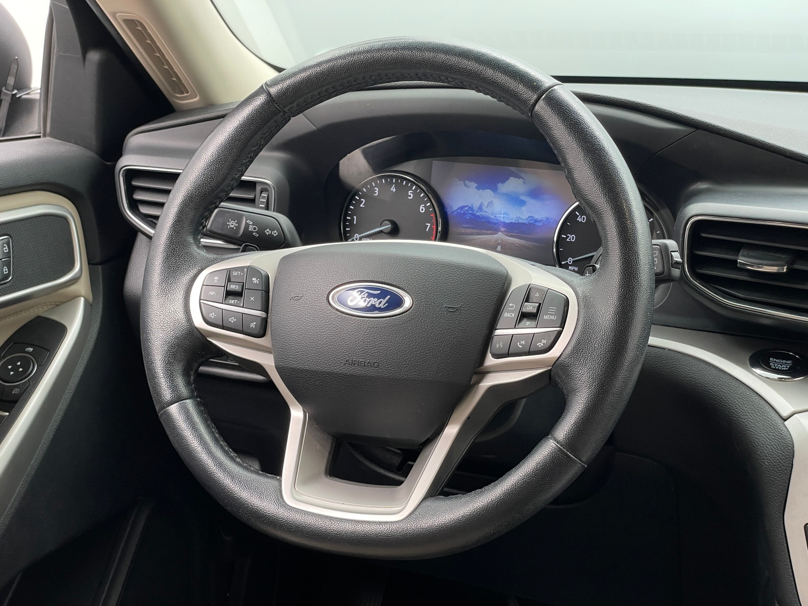 Thumbnail: 2020 Ford Explorer - 5