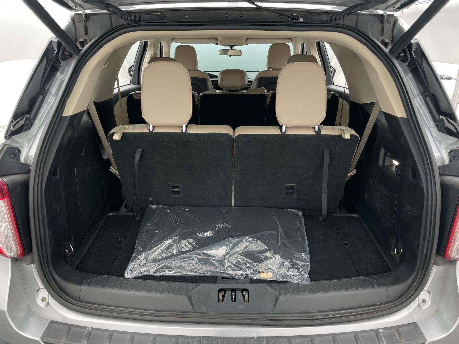 Thumbnail: 2020 Ford Explorer - 7