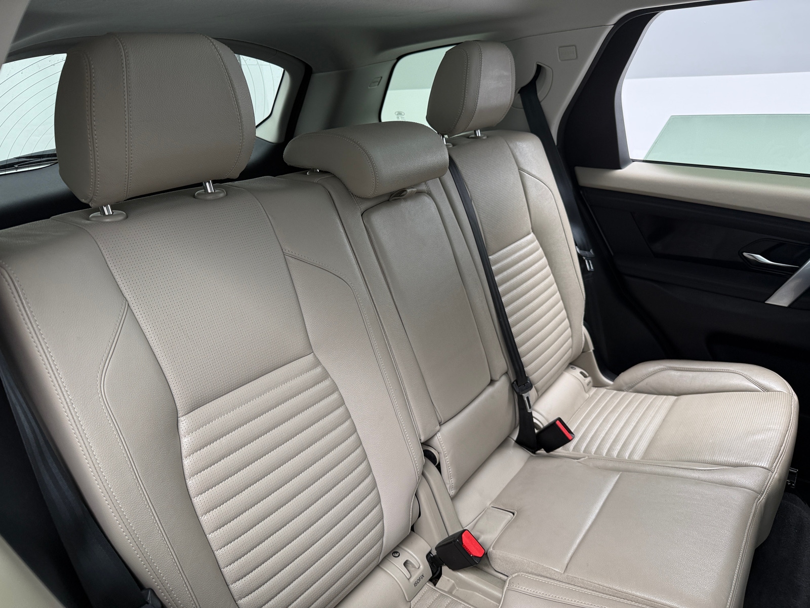 Thumbnail: 2020 Land Rover Discovery Sport - 5