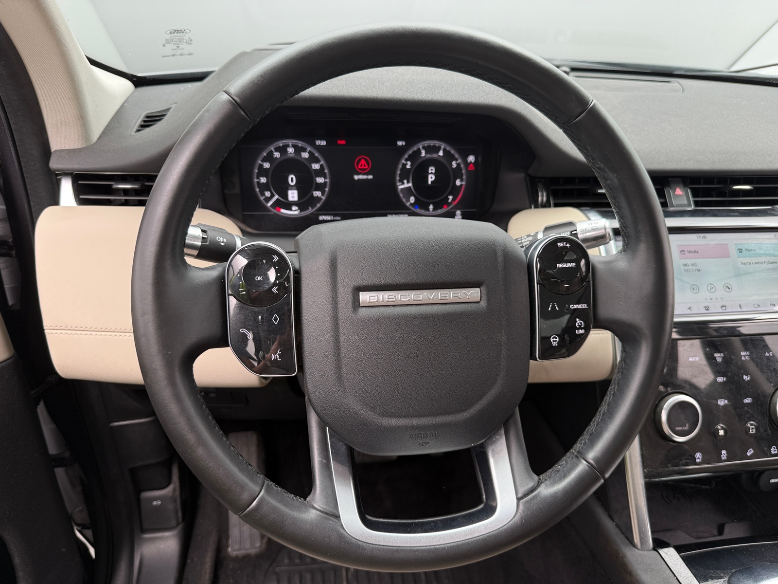 Thumbnail: 2020 Land Rover Discovery Sport - 4