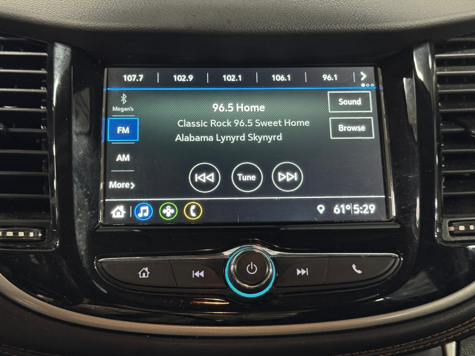 Thumbnail: 2019 Chevrolet Trax - 4