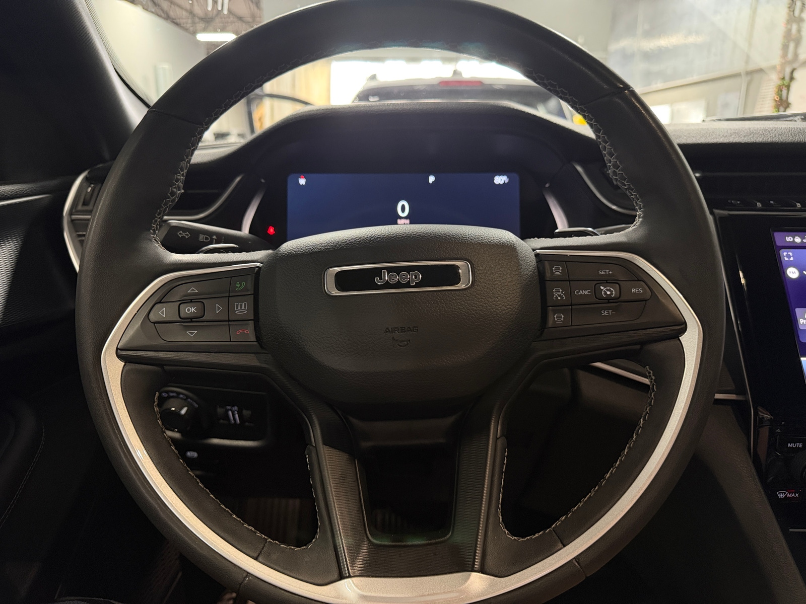 Thumbnail: 2023 Jeep Grand Cherokee L - 4