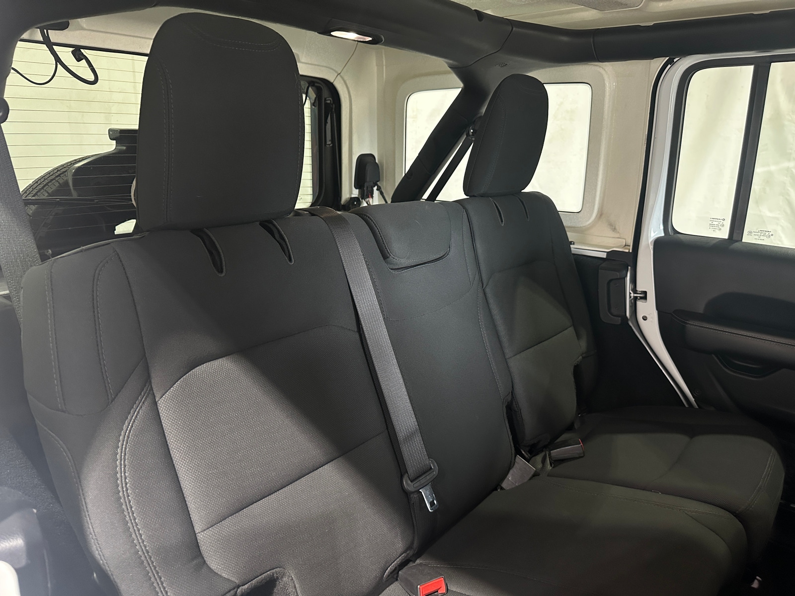 Thumbnail: 2019 Jeep Wrangler - 6