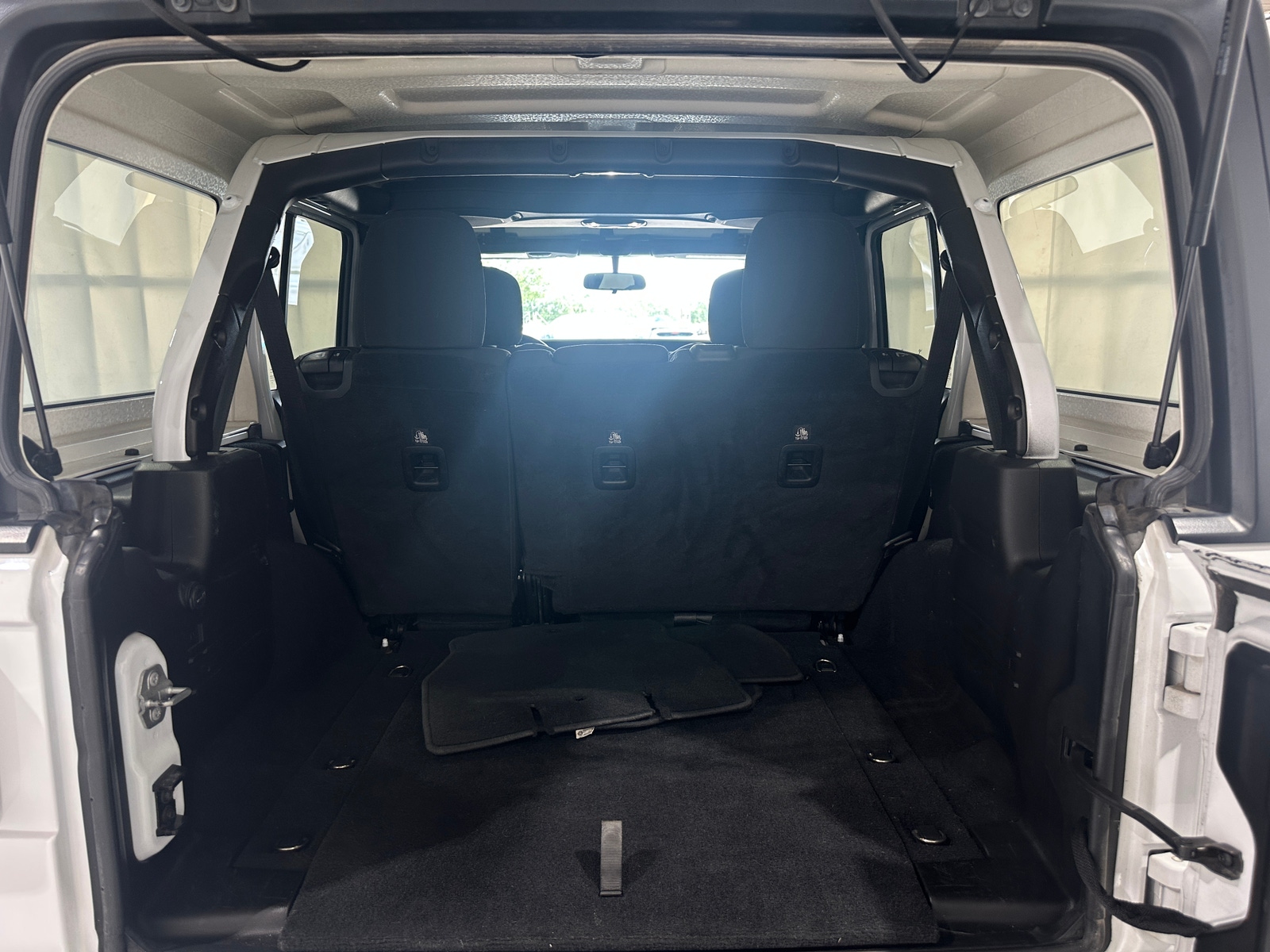 Thumbnail: 2019 Jeep Wrangler - 7
