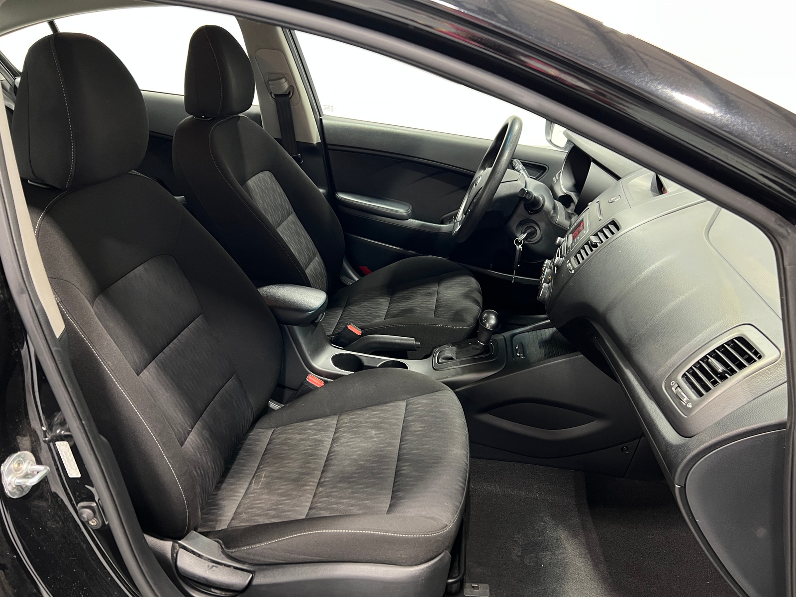 Thumbnail: 2016 Kia Forte - 2