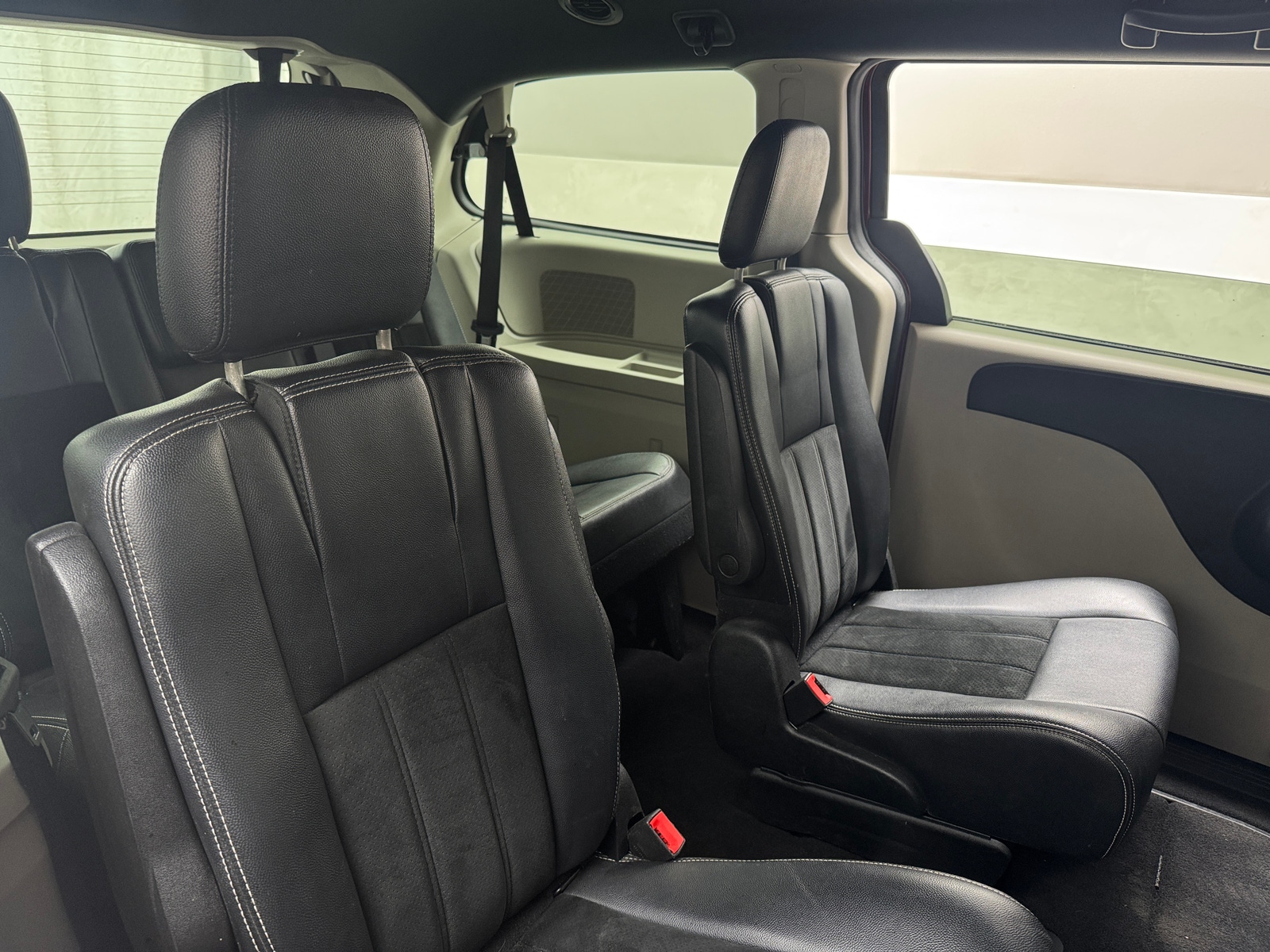 Thumbnail: 2017 Dodge Grand Caravan - 5