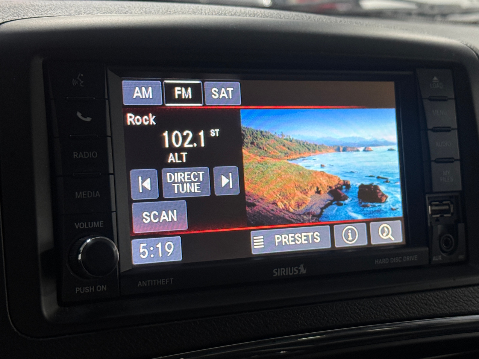 Thumbnail: 2017 Dodge Grand Caravan - 3