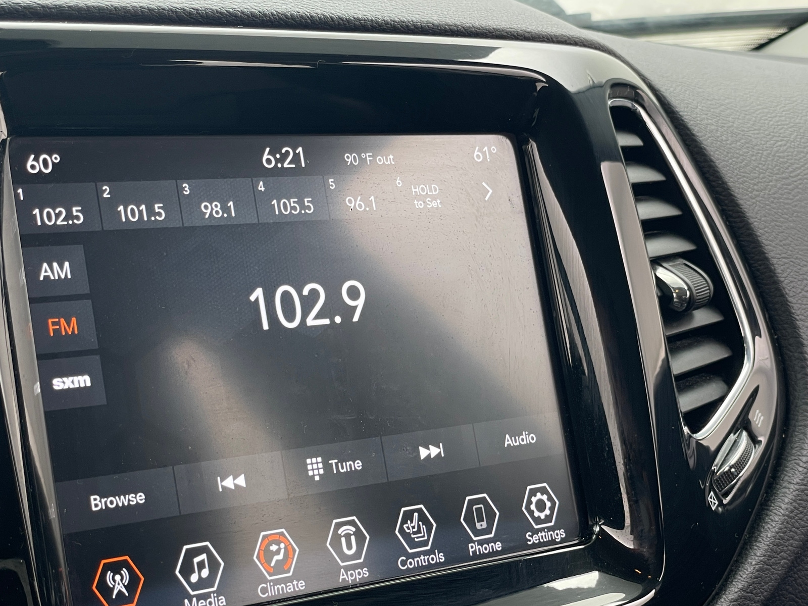 Thumbnail: 2021 Jeep Compass - 3