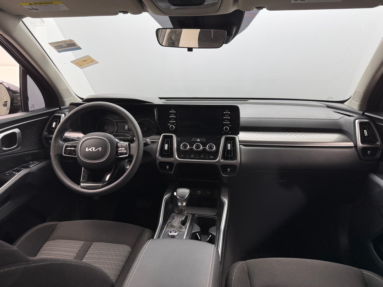 Thumbnail: 2022 Kia Sorento - 3