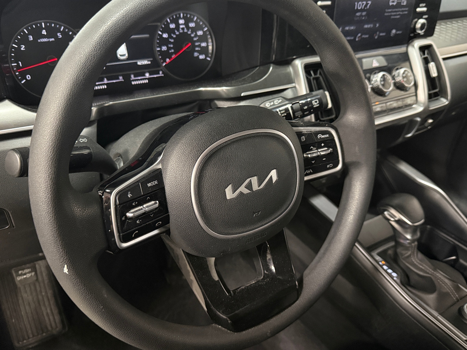 Thumbnail: 2022 Kia Sorento - 5