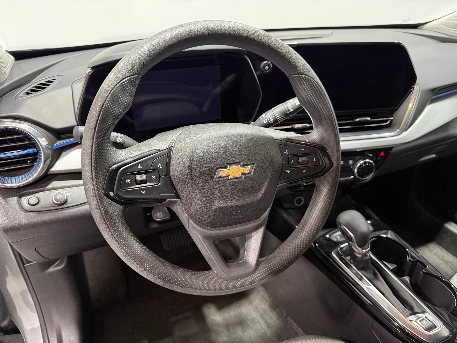 Thumbnail: 2025 Chevrolet Trax - 5