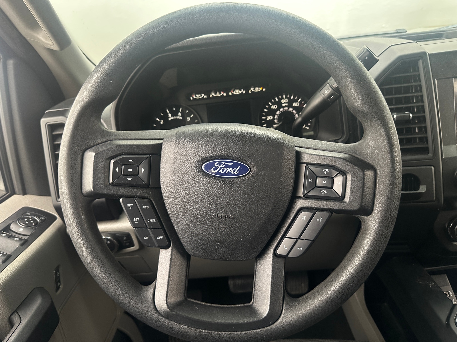 Thumbnail: 2020 Ford Econoline - 5