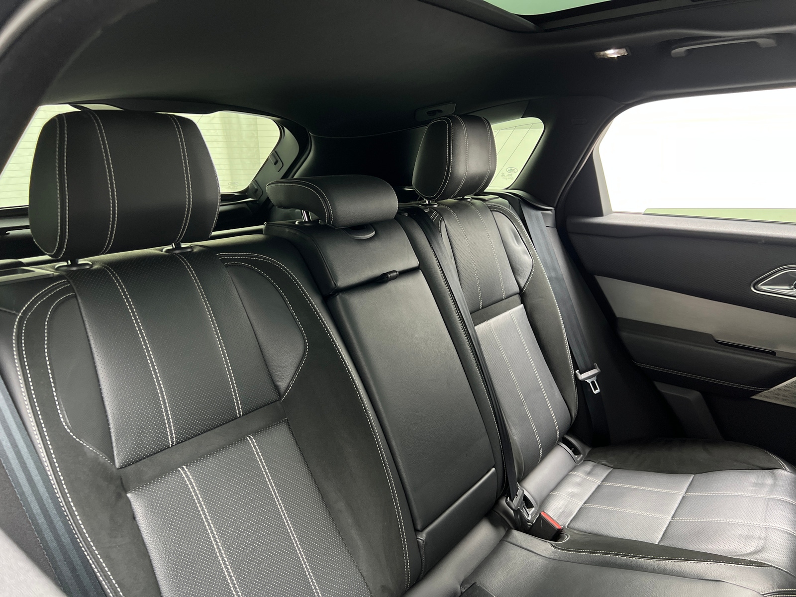 Thumbnail: 2018 Land Rover Range Rover Velar - 5