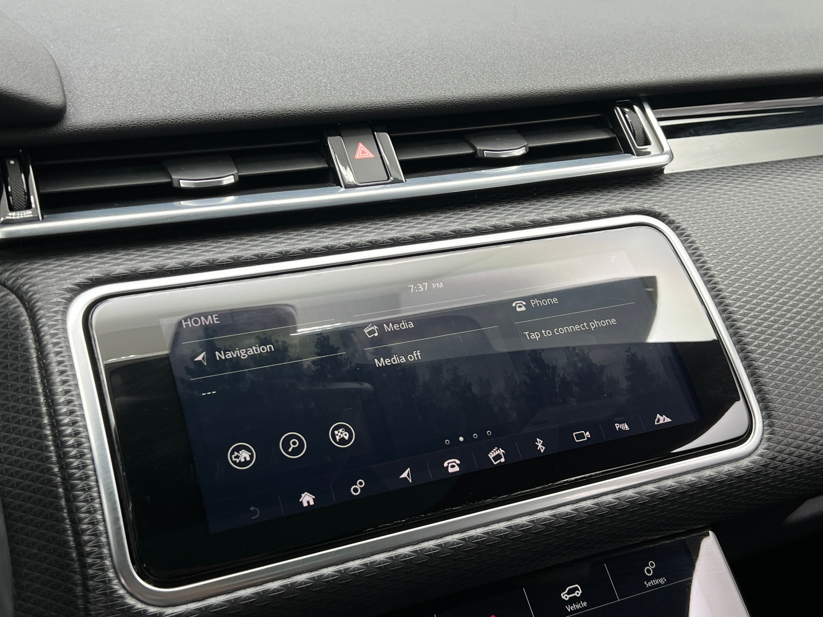 Thumbnail: 2018 Land Rover Range Rover Velar - 3