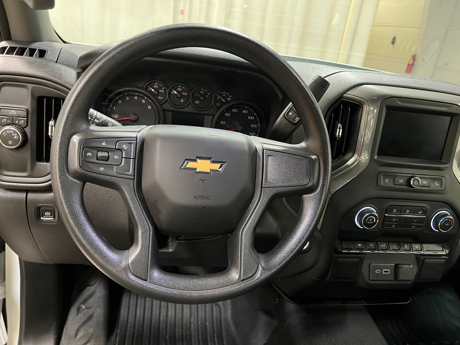 Thumbnail: 2025 Chevrolet Silverado 1500 - 4
