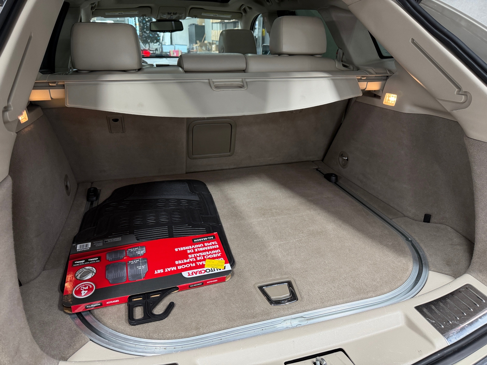 Thumbnail: 2011 Cadillac SRX - 6