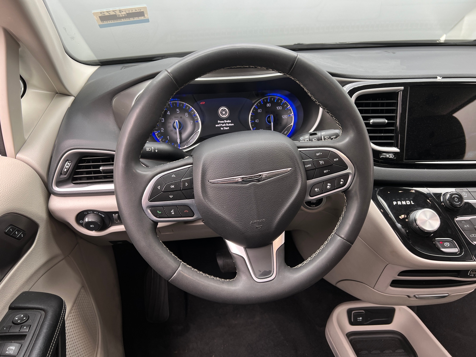 Thumbnail: 2023 Chrysler Pacifica - 4