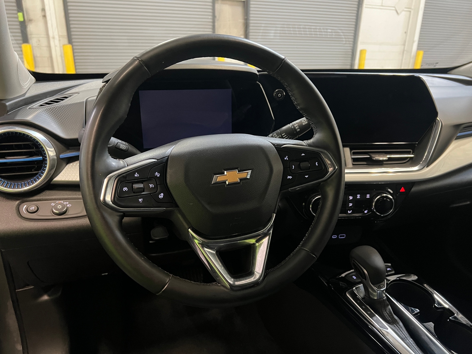 Thumbnail: 2025 Chevrolet Trax - 5