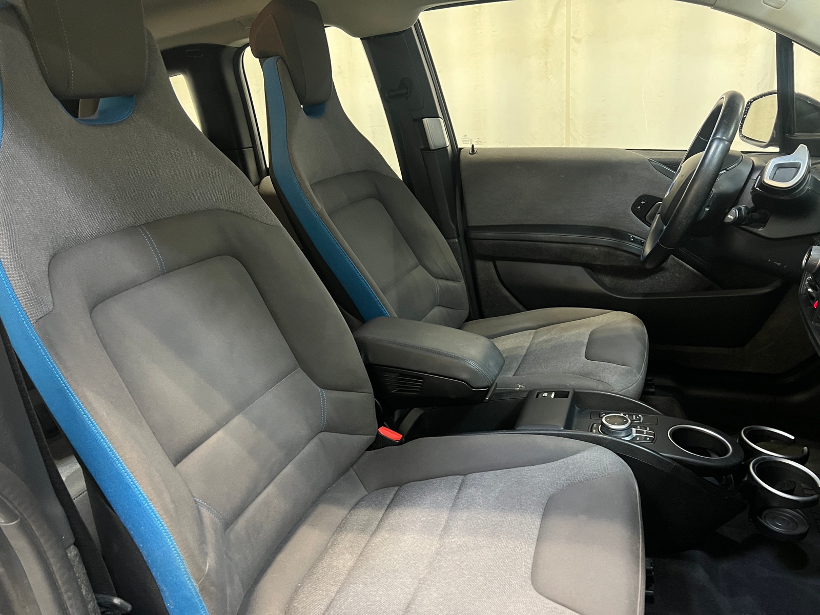 Thumbnail: 2018 BMW i3 - 2