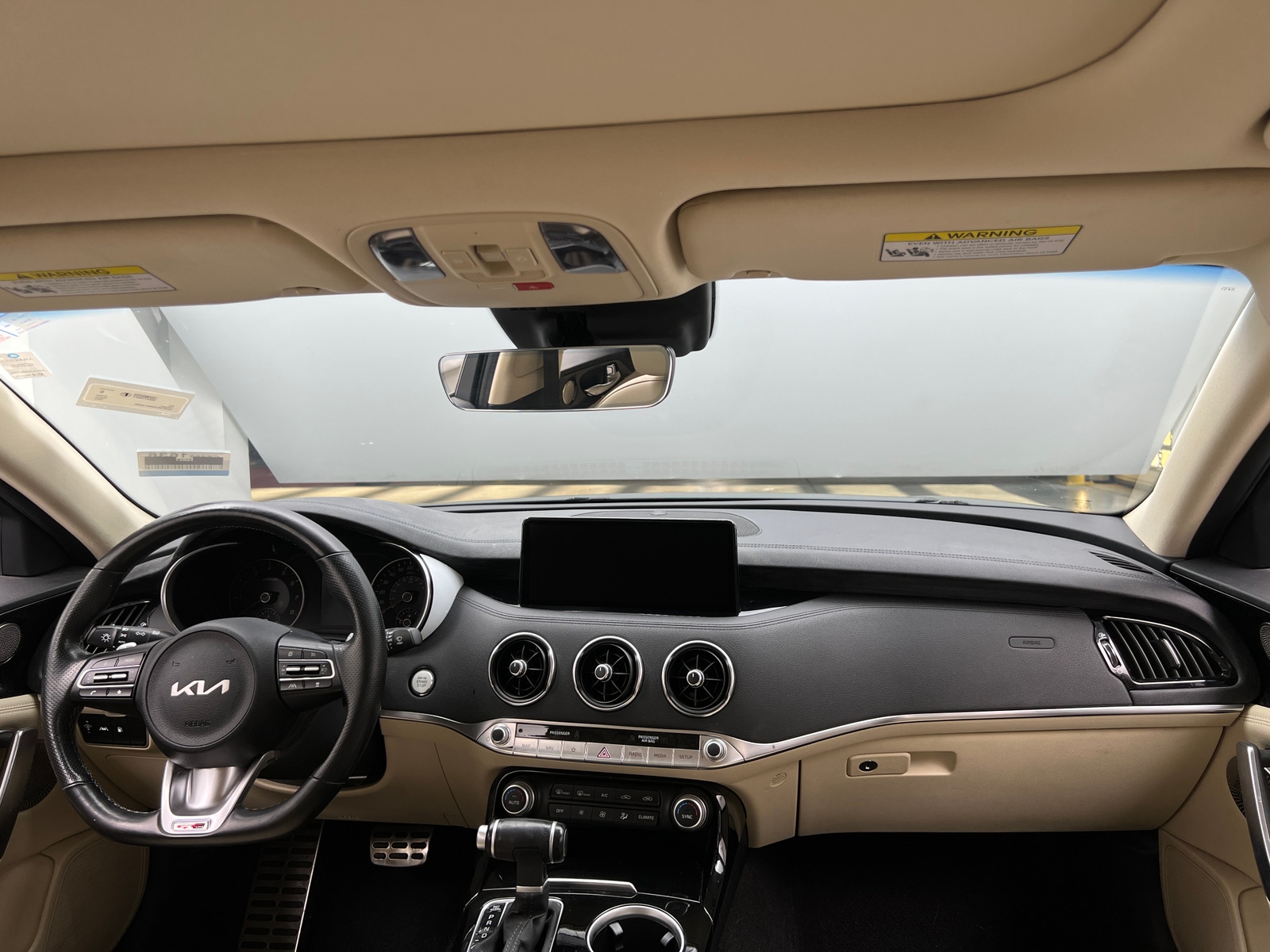 Thumbnail: 2022 Kia Stinger - 2
