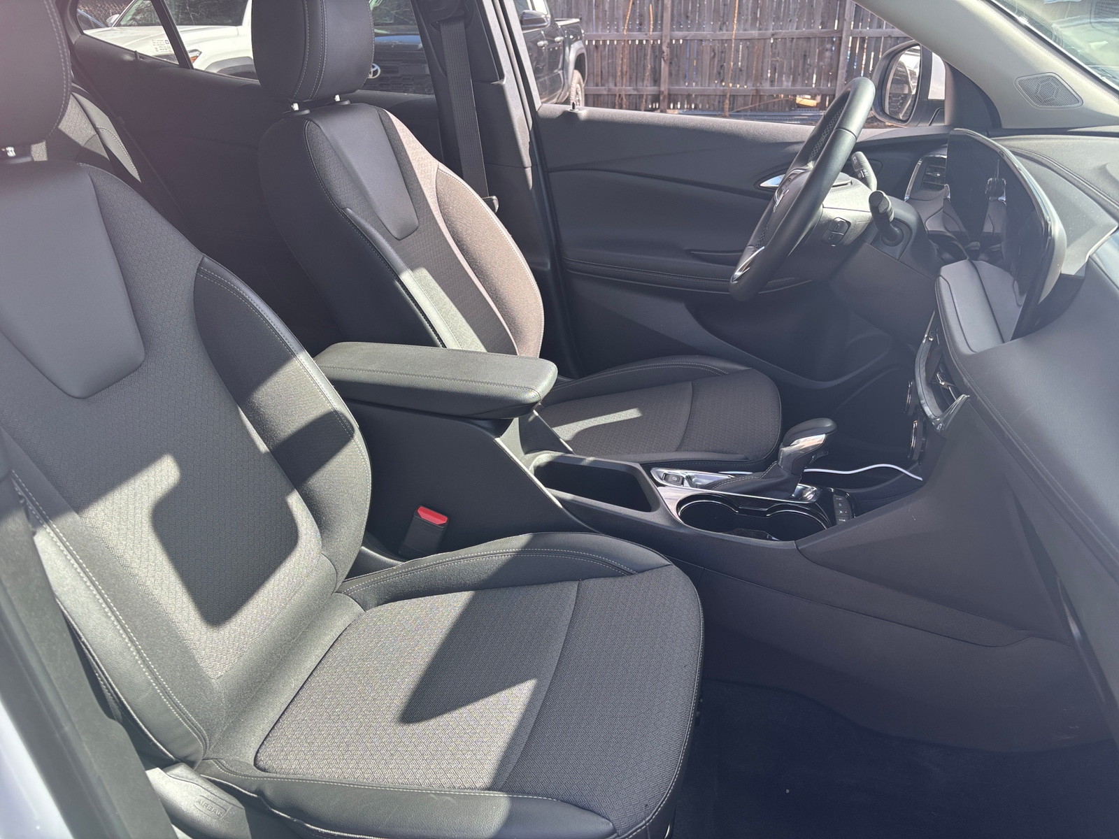 Thumbnail: 2025 Buick Encore GX - 2