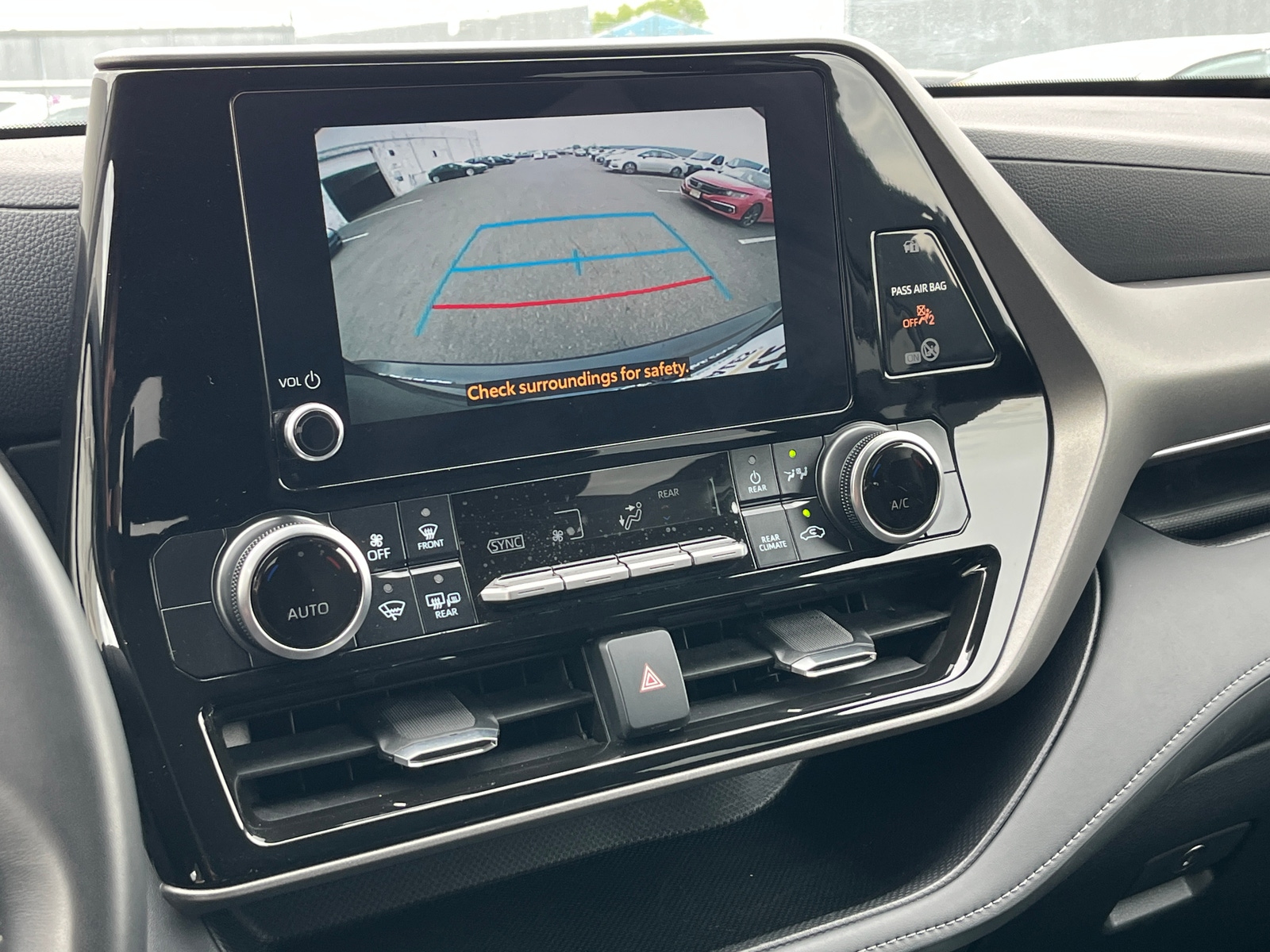 Thumbnail: 2025 Toyota Highlander - 4