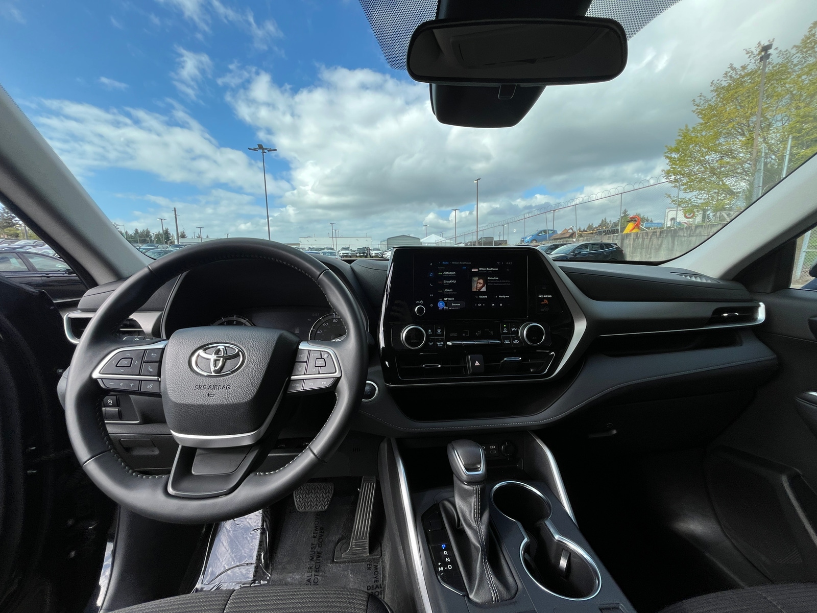 Thumbnail: 2025 Toyota Highlander - 3