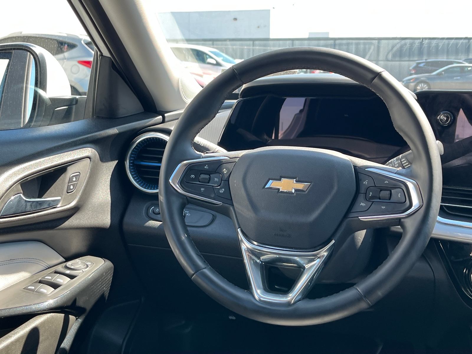 Thumbnail: 2025 Chevrolet Trax - 5