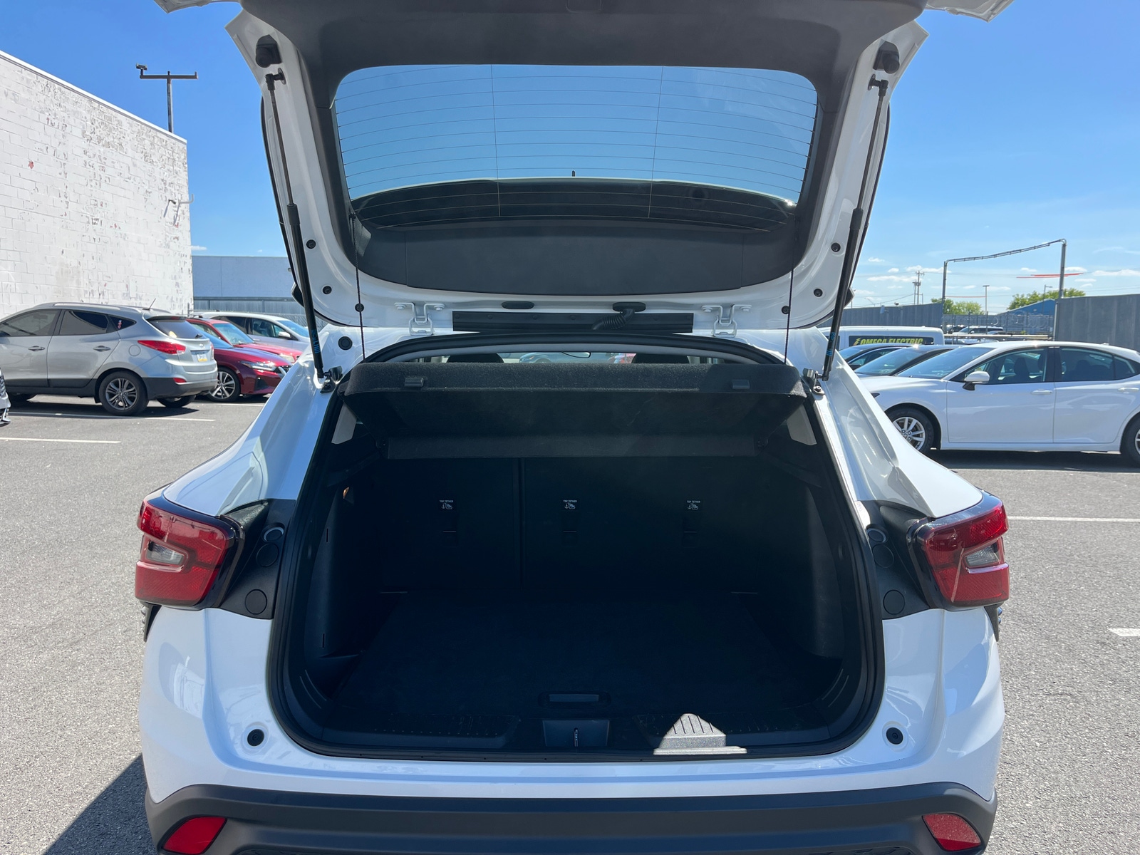 Thumbnail: 2025 Chevrolet Trax - 6