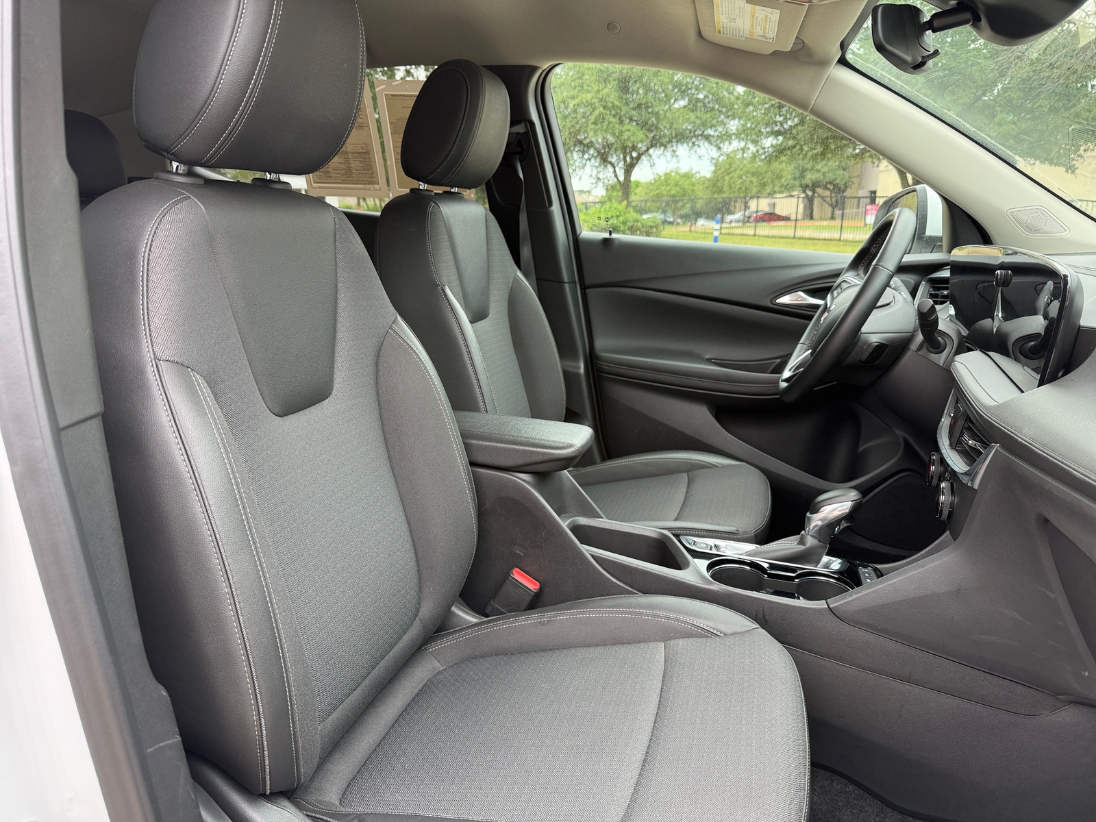 Thumbnail: 2025 Buick Encore GX - 2