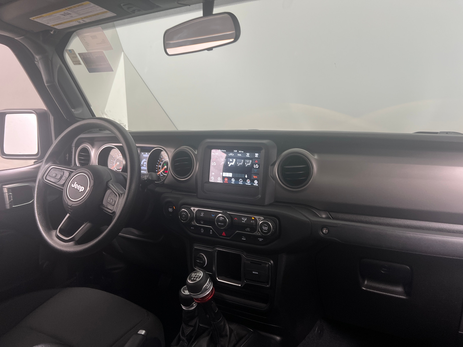 Thumbnail: 2021 Jeep Gladiator - 3