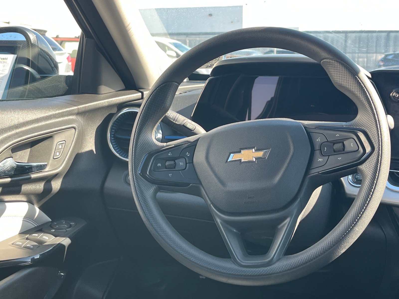Thumbnail: 2025 Chevrolet Trax - 5