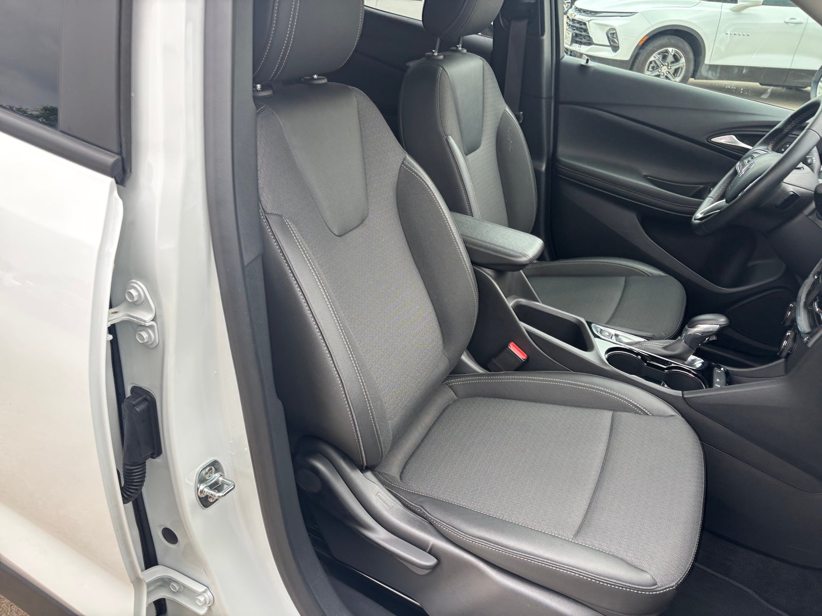 Thumbnail: 2025 Buick Encore GX - 2
