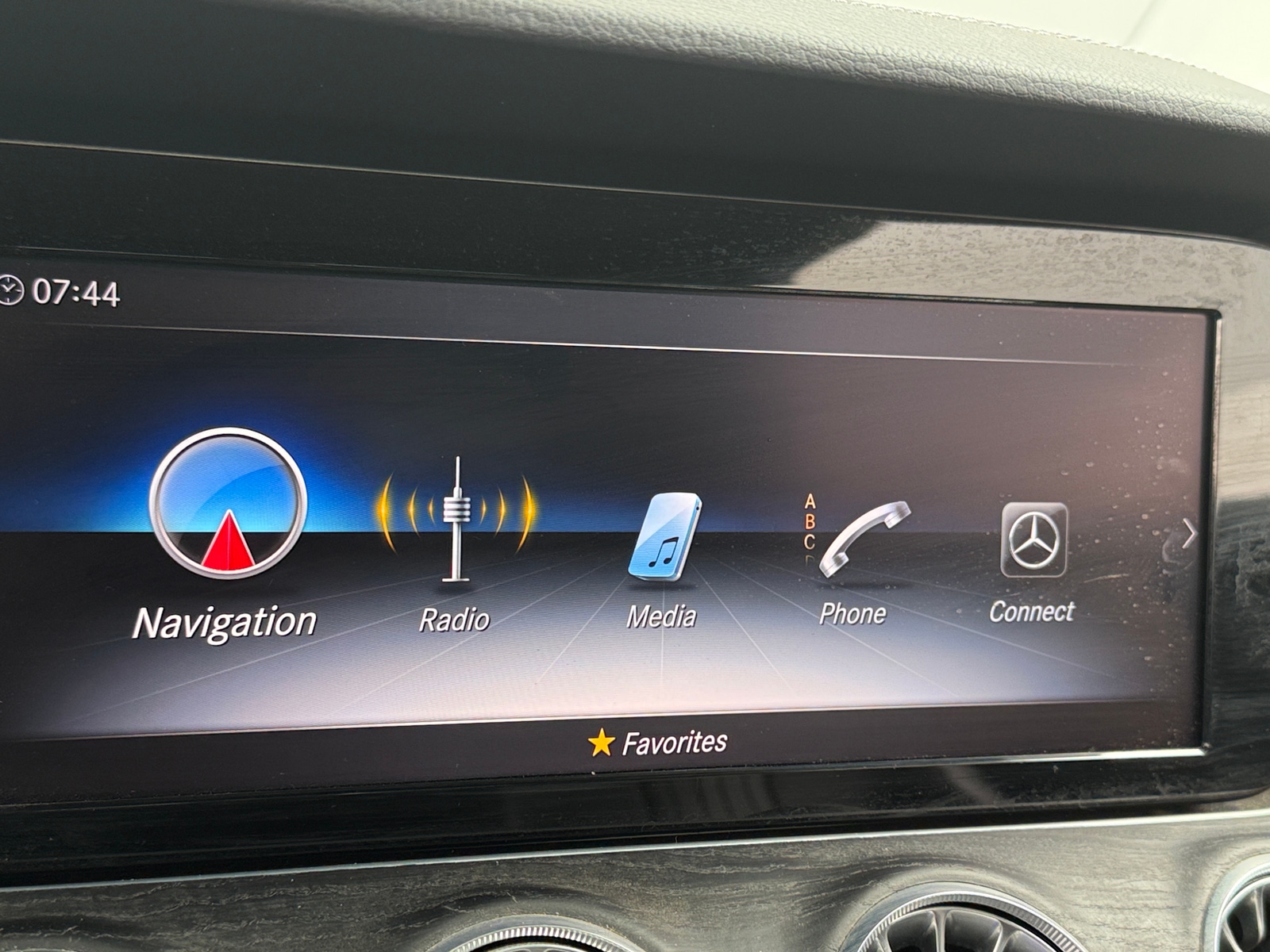 Thumbnail: 2019 Mercedes-Benz E-Class - 2