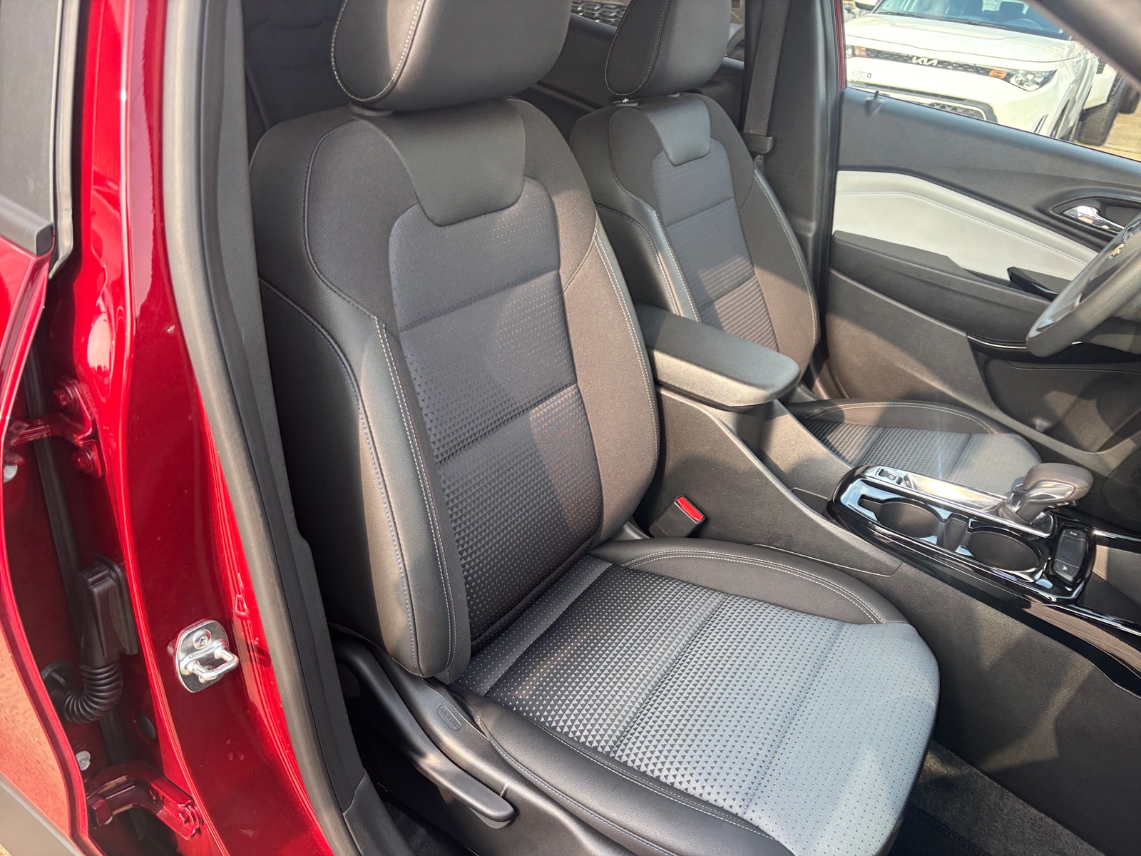 Thumbnail: 2025 Chevrolet Trax - 2