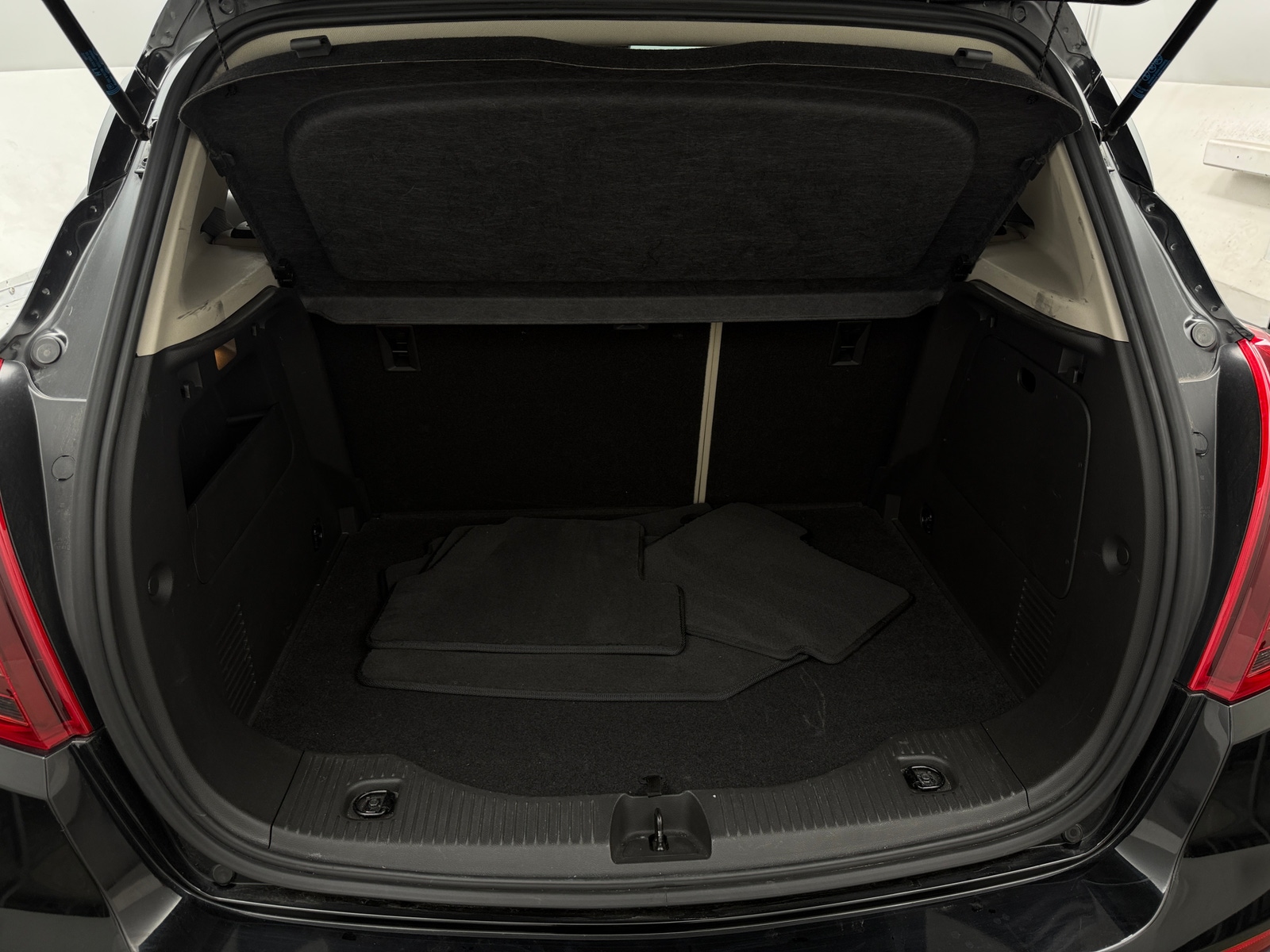 Thumbnail: 2018 Buick Encore - 6