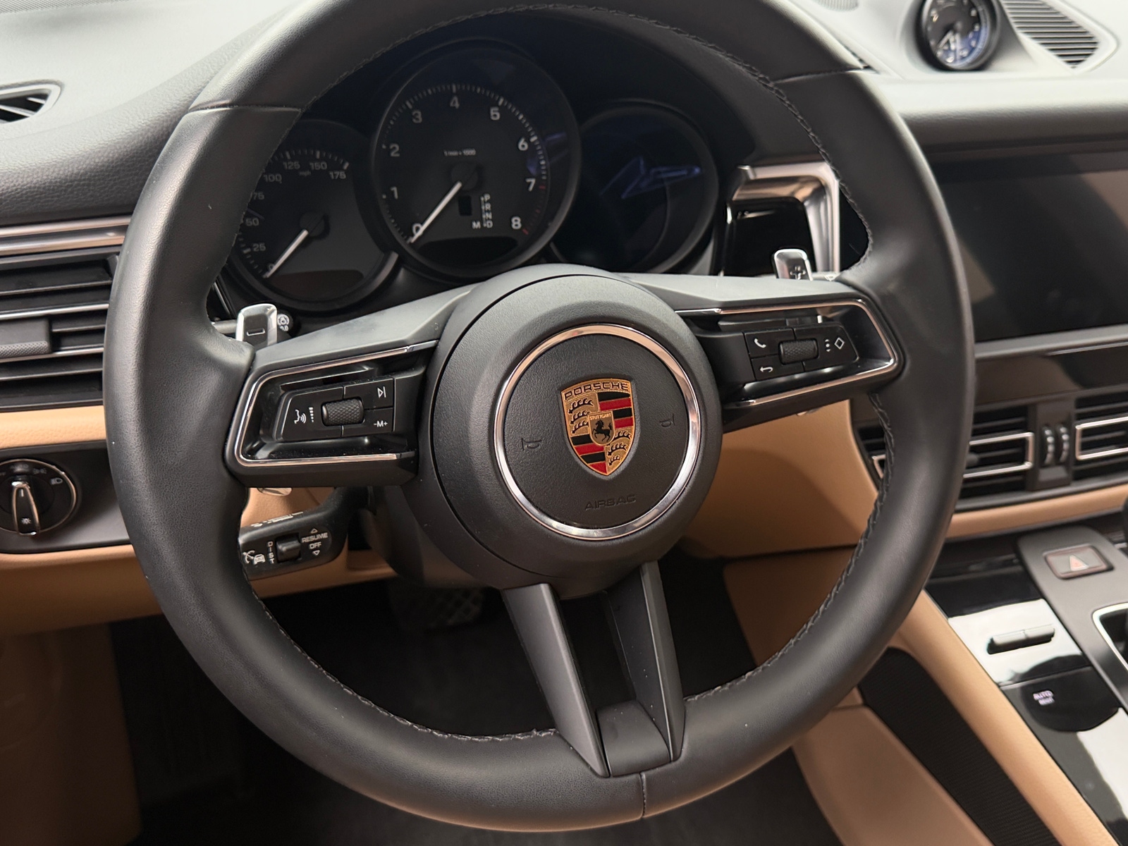 Thumbnail: 2024 Porsche Macan - 4