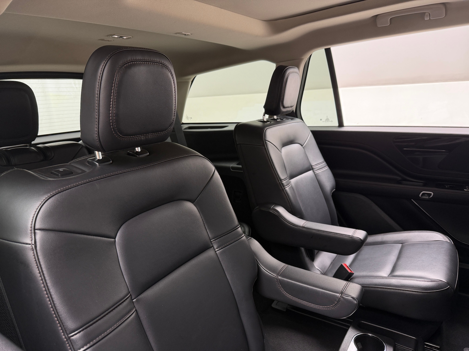 Thumbnail: 2023 Lincoln Aviator - 5