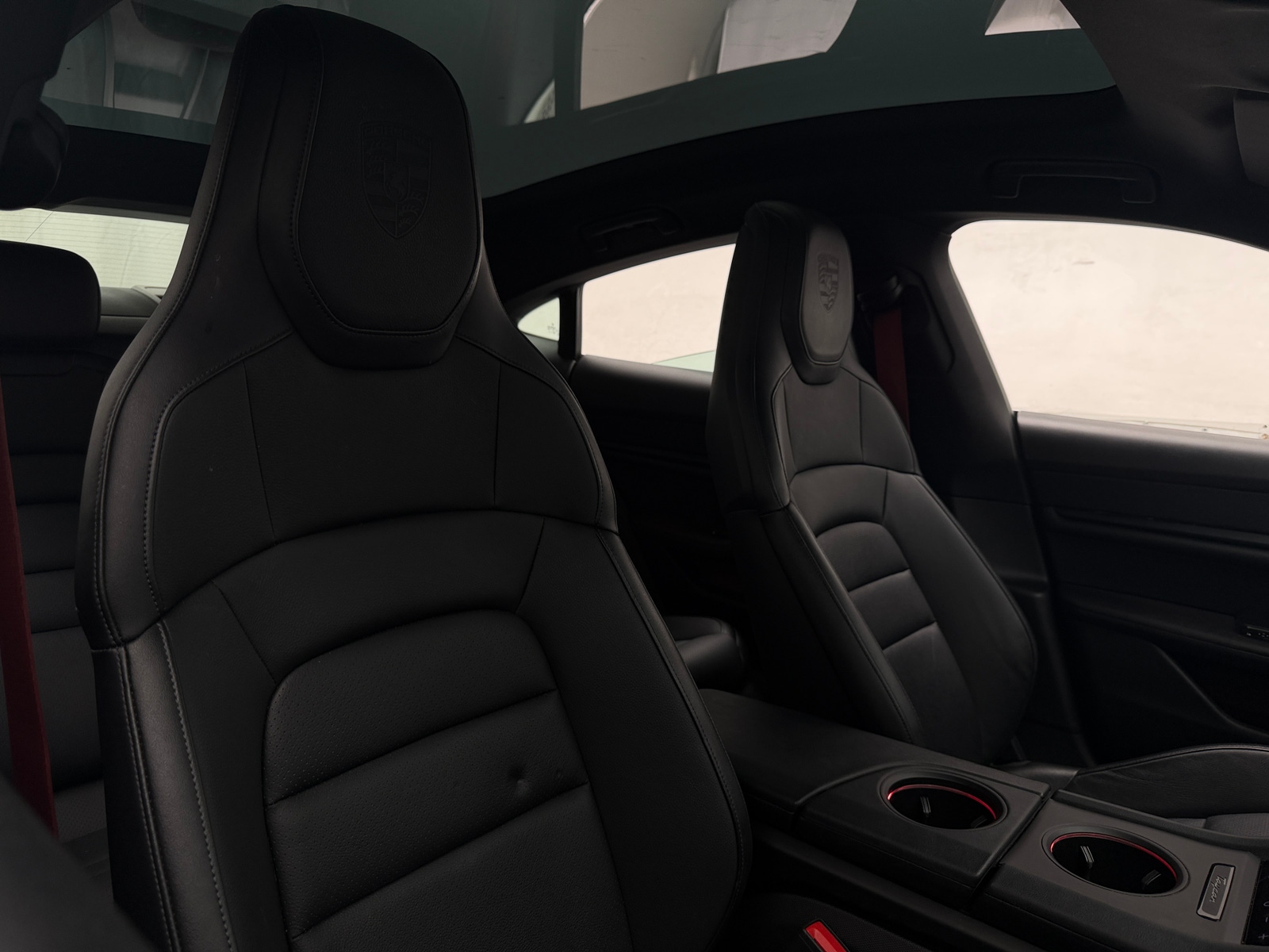 Thumbnail: 2022 Porsche Taycan - 2