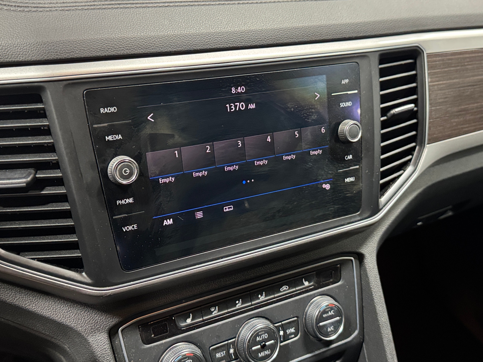 Thumbnail: 2019 Volkswagen Atlas - 3