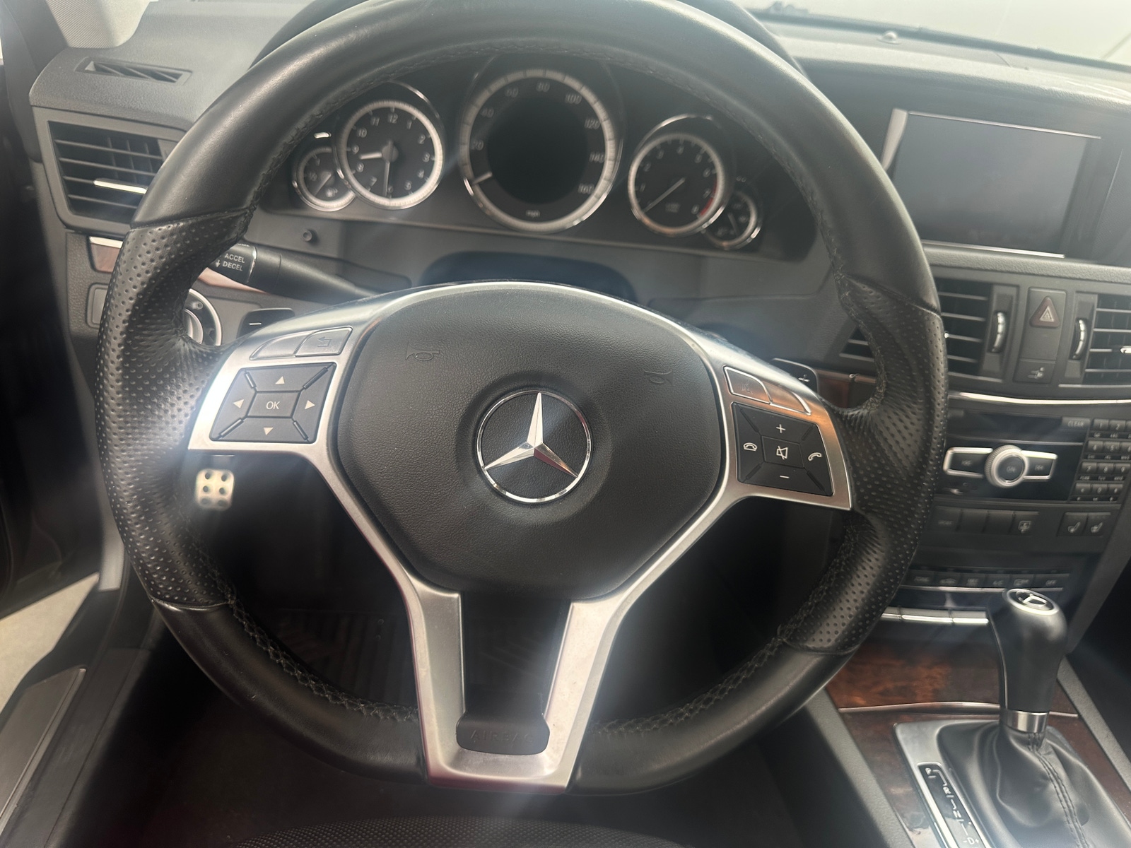Thumbnail: 2012 Mercedes-Benz E-Class - 3