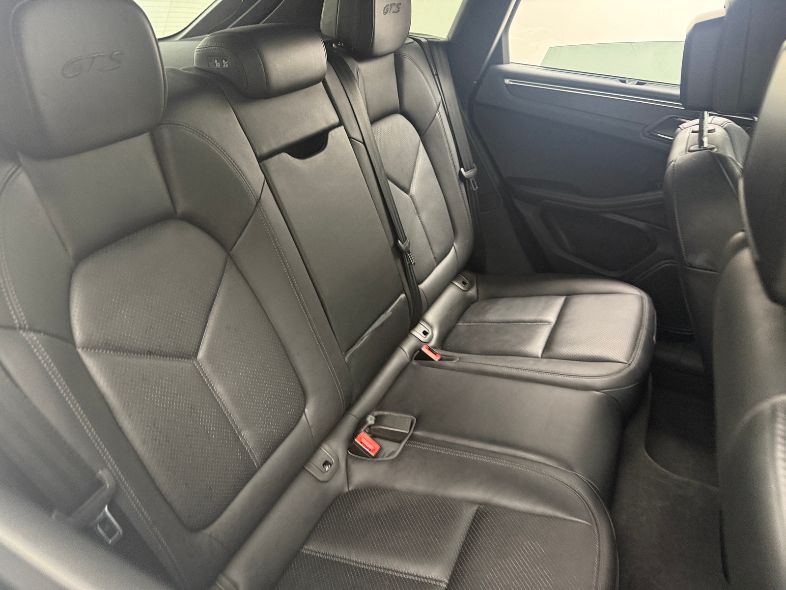 Thumbnail: 2017 Porsche Macan - 5